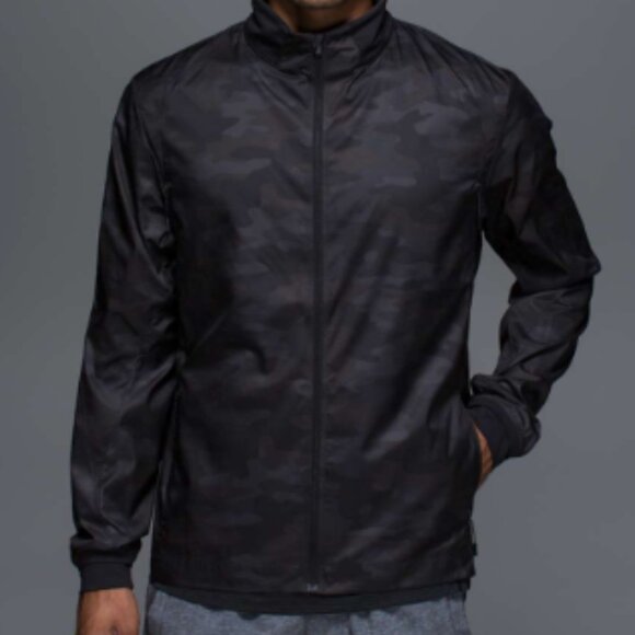 Lululemon Men’s Running Surge Jacket (black cammo) - Picture 2 of 10